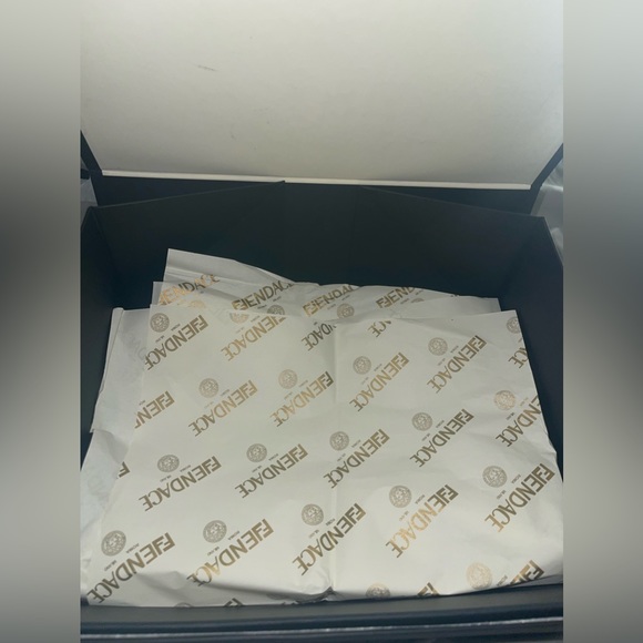 🔥FENDACE FENDI × VERSACE 15"×11"×6"
HUGE XL Empty Box🔥 - Picture 11 of 13